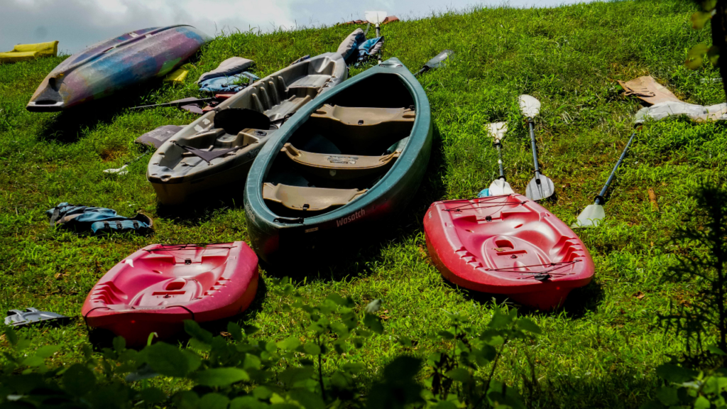 Patients can enjoy kayak outings on the Stones River at JourneyPure