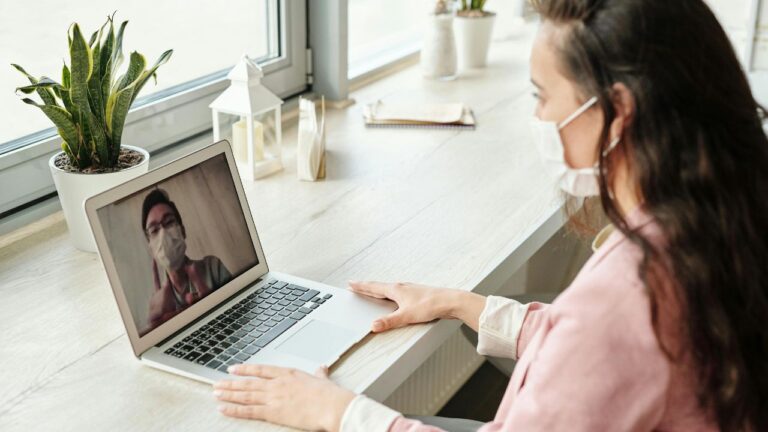 Telehealth is an efficient way for medical professionals to flexibly treat patients